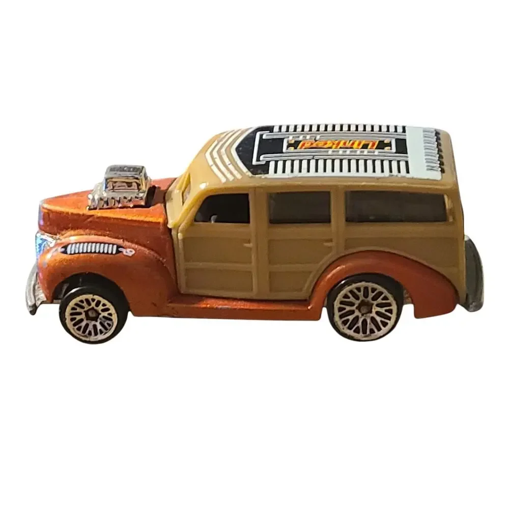 1979 Hot Wheels 1940's Orange Ford Woody Wagon “Linked” - China
